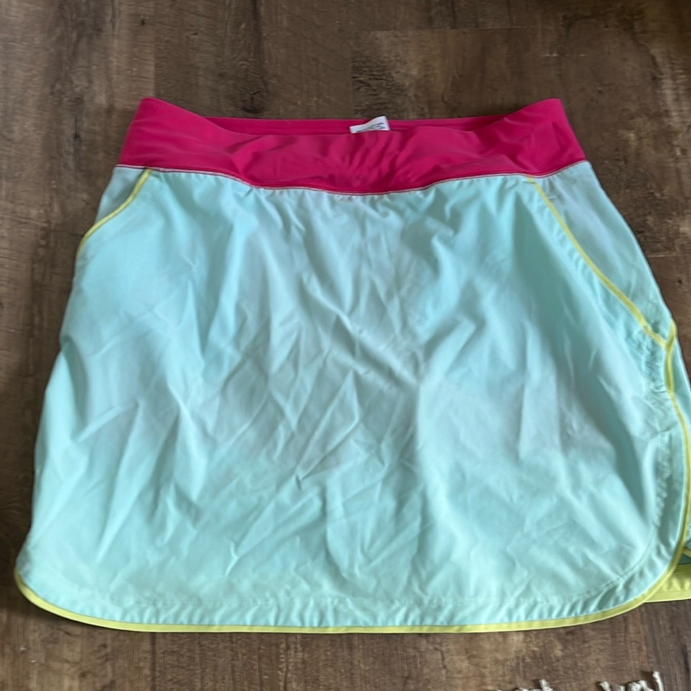 Landsend board skort with two pockets.